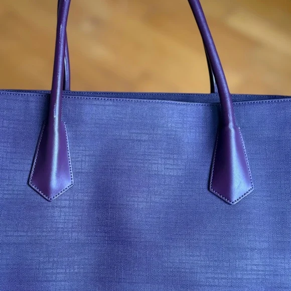 DAGNE DOVER Signature Legend Tote Bag - Picture 8 of 10